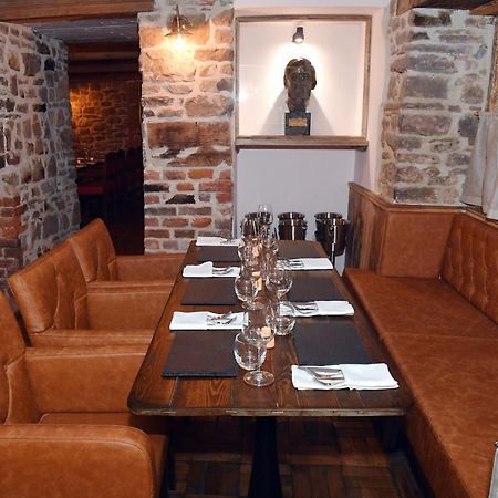 Alfred Russel Wallace Restaurant With Rooms Usk Eksteriør bilde