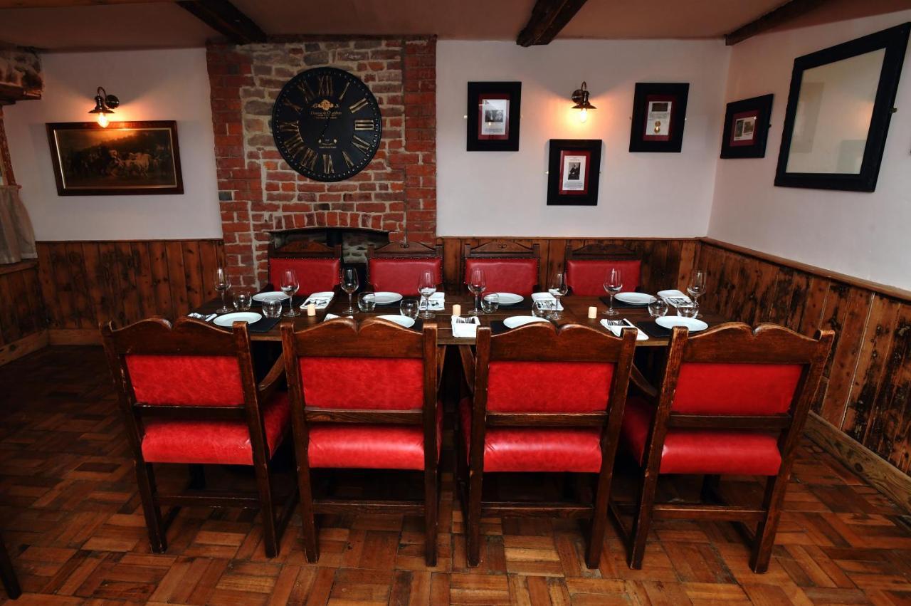 Alfred Russel Wallace Restaurant With Rooms Usk Eksteriør bilde