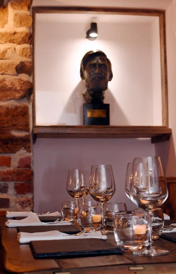 Alfred Russel Wallace Restaurant With Rooms Usk Eksteriør bilde